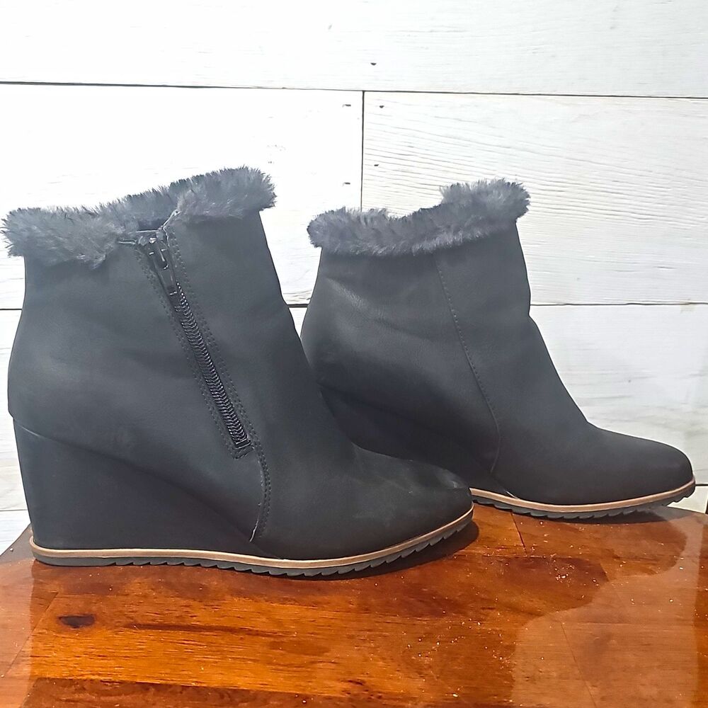 Soul Naturalizer Hudson Black Wedge Ankle Boots Faux Fur Trim Zip Up Womens 9